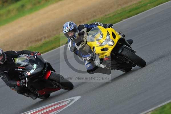 Motorcycle action photographs;Ty croes;anglesey;anglesey photographs;event digital images;eventdigitalimages;no limits trackday;peter wileman photography;trac mon;trackday;trackday digital images;trackday photos