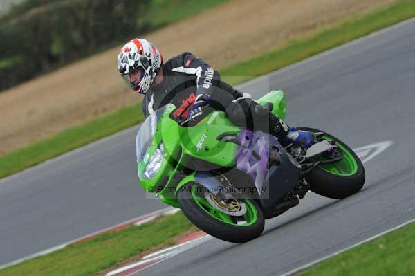 Motorcycle action photographs;Ty croes;anglesey;anglesey photographs;event digital images;eventdigitalimages;no limits trackday;peter wileman photography;trac mon;trackday;trackday digital images;trackday photos