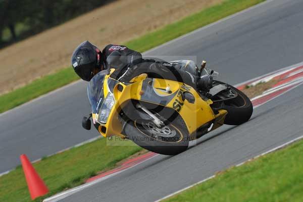 Motorcycle action photographs;Ty croes;anglesey;anglesey photographs;event digital images;eventdigitalimages;no limits trackday;peter wileman photography;trac mon;trackday;trackday digital images;trackday photos
