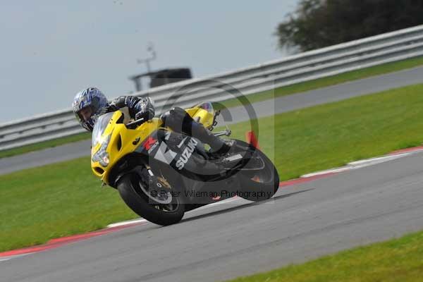Motorcycle action photographs;Ty croes;anglesey;anglesey photographs;event digital images;eventdigitalimages;no limits trackday;peter wileman photography;trac mon;trackday;trackday digital images;trackday photos