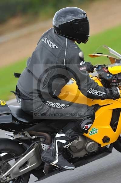 Motorcycle action photographs;Ty croes;anglesey;anglesey photographs;event digital images;eventdigitalimages;no limits trackday;peter wileman photography;trac mon;trackday;trackday digital images;trackday photos