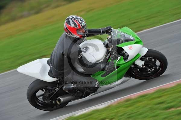 Motorcycle action photographs;Ty croes;anglesey;anglesey photographs;event digital images;eventdigitalimages;no limits trackday;peter wileman photography;trac mon;trackday;trackday digital images;trackday photos