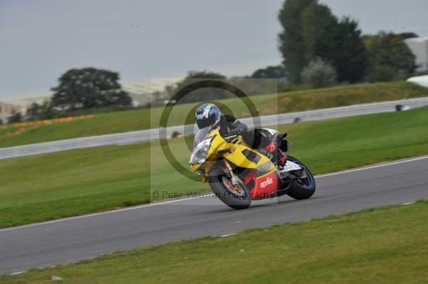 Motorcycle action photographs;Ty croes;anglesey;anglesey photographs;event digital images;eventdigitalimages;no limits trackday;peter wileman photography;trac mon;trackday;trackday digital images;trackday photos