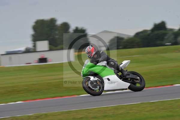Motorcycle action photographs;Ty croes;anglesey;anglesey photographs;event digital images;eventdigitalimages;no limits trackday;peter wileman photography;trac mon;trackday;trackday digital images;trackday photos