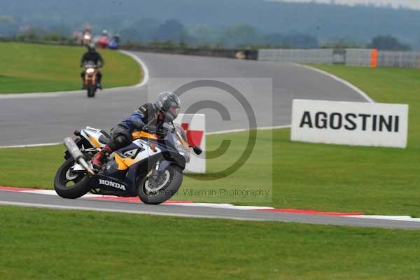 Motorcycle action photographs;Ty croes;anglesey;anglesey photographs;event digital images;eventdigitalimages;no limits trackday;peter wileman photography;trac mon;trackday;trackday digital images;trackday photos