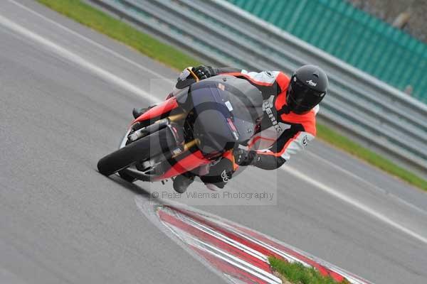 Motorcycle action photographs;Ty croes;anglesey;anglesey photographs;event digital images;eventdigitalimages;no limits trackday;peter wileman photography;trac mon;trackday;trackday digital images;trackday photos