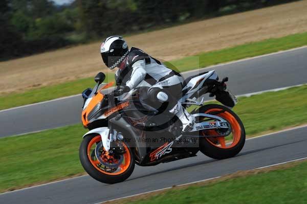Motorcycle action photographs;Ty croes;anglesey;anglesey photographs;event digital images;eventdigitalimages;no limits trackday;peter wileman photography;trac mon;trackday;trackday digital images;trackday photos