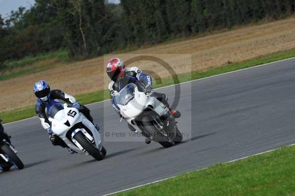 Motorcycle action photographs;Ty croes;anglesey;anglesey photographs;event digital images;eventdigitalimages;no limits trackday;peter wileman photography;trac mon;trackday;trackday digital images;trackday photos