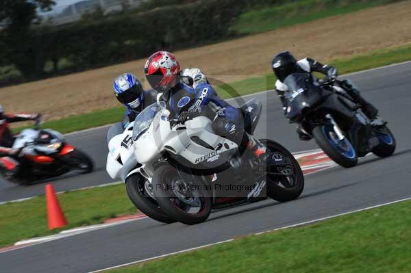 Motorcycle action photographs;Ty croes;anglesey;anglesey photographs;event digital images;eventdigitalimages;no limits trackday;peter wileman photography;trac mon;trackday;trackday digital images;trackday photos