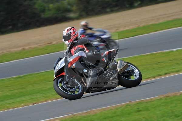 Motorcycle action photographs;Ty croes;anglesey;anglesey photographs;event digital images;eventdigitalimages;no limits trackday;peter wileman photography;trac mon;trackday;trackday digital images;trackday photos