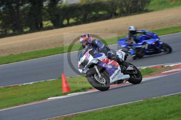 Motorcycle action photographs;Ty croes;anglesey;anglesey photographs;event digital images;eventdigitalimages;no limits trackday;peter wileman photography;trac mon;trackday;trackday digital images;trackday photos