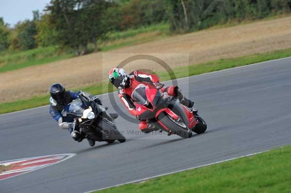 Motorcycle action photographs;Ty croes;anglesey;anglesey photographs;event digital images;eventdigitalimages;no limits trackday;peter wileman photography;trac mon;trackday;trackday digital images;trackday photos