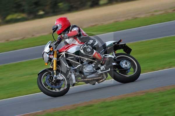 Motorcycle action photographs;Ty croes;anglesey;anglesey photographs;event digital images;eventdigitalimages;no limits trackday;peter wileman photography;trac mon;trackday;trackday digital images;trackday photos