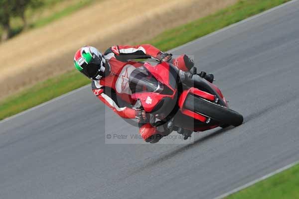 Motorcycle action photographs;Ty croes;anglesey;anglesey photographs;event digital images;eventdigitalimages;no limits trackday;peter wileman photography;trac mon;trackday;trackday digital images;trackday photos