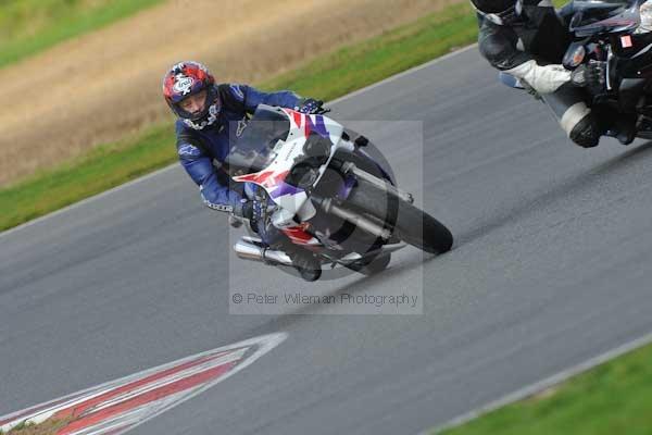 Motorcycle action photographs;Ty croes;anglesey;anglesey photographs;event digital images;eventdigitalimages;no limits trackday;peter wileman photography;trac mon;trackday;trackday digital images;trackday photos