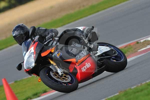 Motorcycle action photographs;Ty croes;anglesey;anglesey photographs;event digital images;eventdigitalimages;no limits trackday;peter wileman photography;trac mon;trackday;trackday digital images;trackday photos