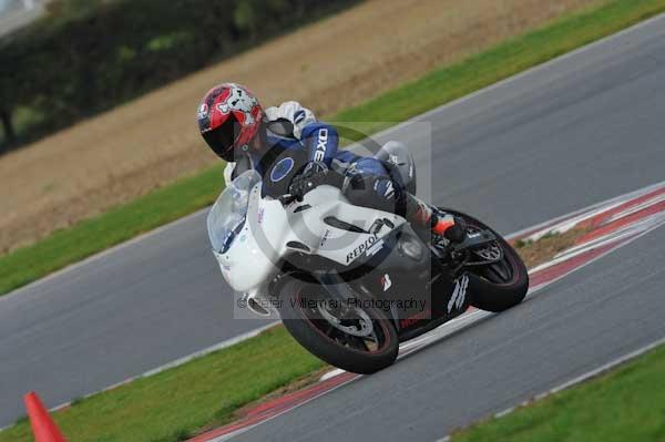 Motorcycle action photographs;Ty croes;anglesey;anglesey photographs;event digital images;eventdigitalimages;no limits trackday;peter wileman photography;trac mon;trackday;trackday digital images;trackday photos