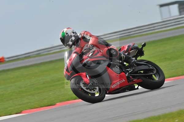 Motorcycle action photographs;Ty croes;anglesey;anglesey photographs;event digital images;eventdigitalimages;no limits trackday;peter wileman photography;trac mon;trackday;trackday digital images;trackday photos