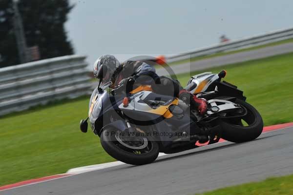 Motorcycle action photographs;Ty croes;anglesey;anglesey photographs;event digital images;eventdigitalimages;no limits trackday;peter wileman photography;trac mon;trackday;trackday digital images;trackday photos