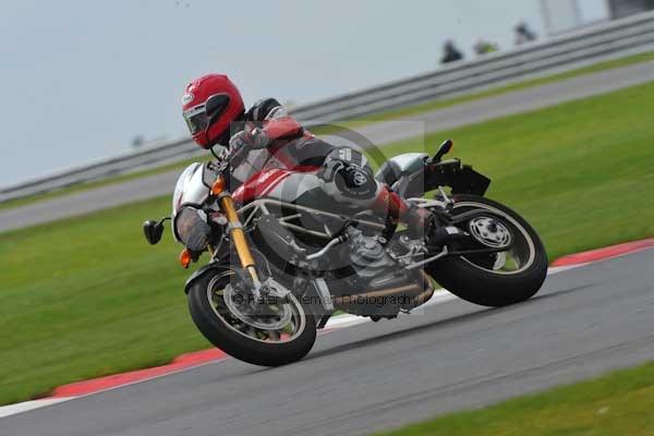Motorcycle action photographs;Ty croes;anglesey;anglesey photographs;event digital images;eventdigitalimages;no limits trackday;peter wileman photography;trac mon;trackday;trackday digital images;trackday photos