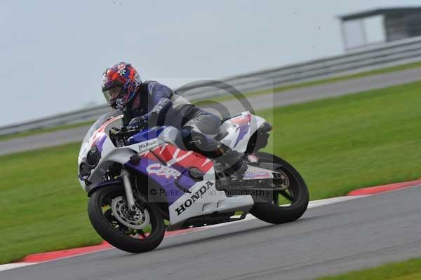 Motorcycle action photographs;Ty croes;anglesey;anglesey photographs;event digital images;eventdigitalimages;no limits trackday;peter wileman photography;trac mon;trackday;trackday digital images;trackday photos
