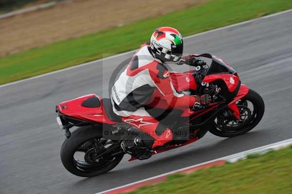 Motorcycle action photographs;Ty croes;anglesey;anglesey photographs;event digital images;eventdigitalimages;no limits trackday;peter wileman photography;trac mon;trackday;trackday digital images;trackday photos