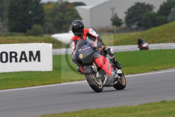 Motorcycle action photographs;Ty croes;anglesey;anglesey photographs;event digital images;eventdigitalimages;no limits trackday;peter wileman photography;trac mon;trackday;trackday digital images;trackday photos