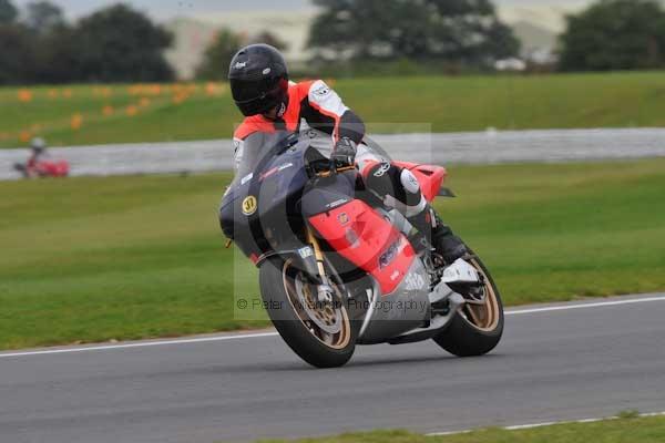 Motorcycle action photographs;Ty croes;anglesey;anglesey photographs;event digital images;eventdigitalimages;no limits trackday;peter wileman photography;trac mon;trackday;trackday digital images;trackday photos