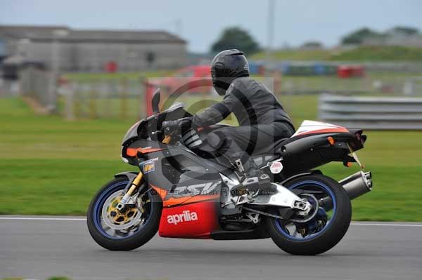 Motorcycle action photographs;Ty croes;anglesey;anglesey photographs;event digital images;eventdigitalimages;no limits trackday;peter wileman photography;trac mon;trackday;trackday digital images;trackday photos