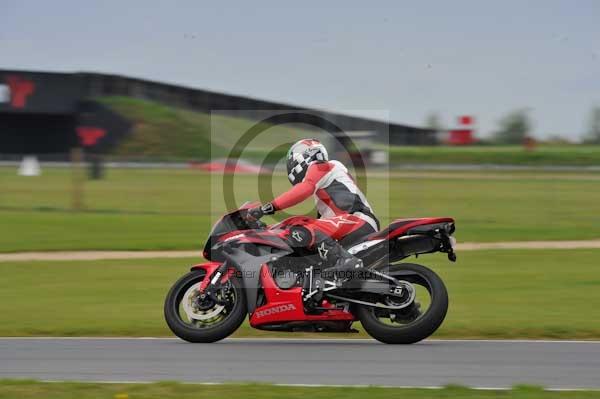 Motorcycle action photographs;Ty croes;anglesey;anglesey photographs;event digital images;eventdigitalimages;no limits trackday;peter wileman photography;trac mon;trackday;trackday digital images;trackday photos