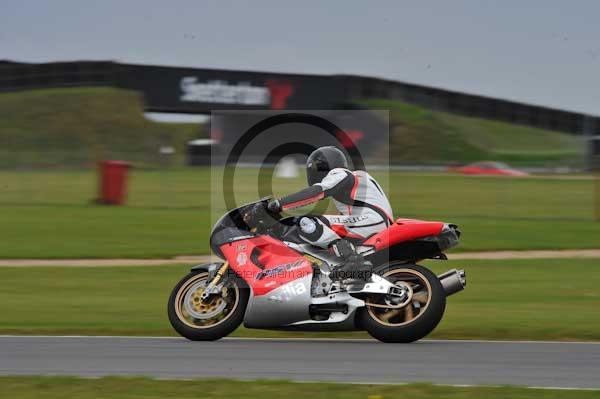 Motorcycle action photographs;Ty croes;anglesey;anglesey photographs;event digital images;eventdigitalimages;no limits trackday;peter wileman photography;trac mon;trackday;trackday digital images;trackday photos