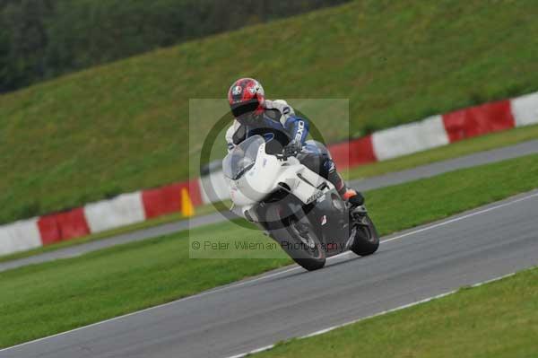 Motorcycle action photographs;Ty croes;anglesey;anglesey photographs;event digital images;eventdigitalimages;no limits trackday;peter wileman photography;trac mon;trackday;trackday digital images;trackday photos