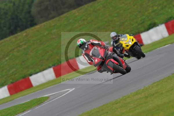 Motorcycle action photographs;Ty croes;anglesey;anglesey photographs;event digital images;eventdigitalimages;no limits trackday;peter wileman photography;trac mon;trackday;trackday digital images;trackday photos