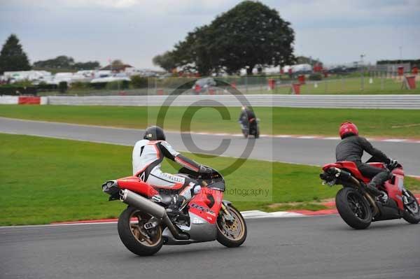 Motorcycle action photographs;Ty croes;anglesey;anglesey photographs;event digital images;eventdigitalimages;no limits trackday;peter wileman photography;trac mon;trackday;trackday digital images;trackday photos