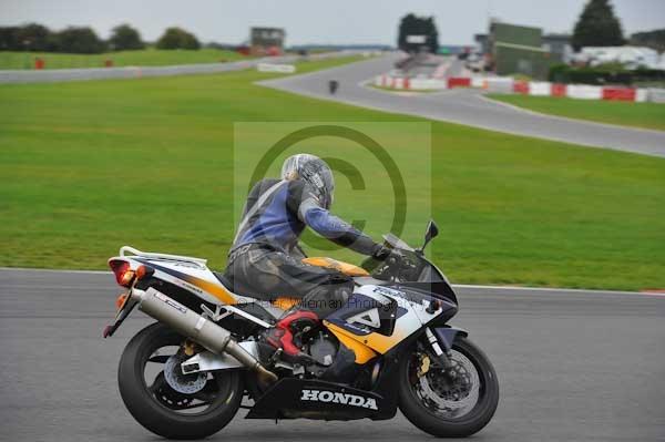 Motorcycle action photographs;Ty croes;anglesey;anglesey photographs;event digital images;eventdigitalimages;no limits trackday;peter wileman photography;trac mon;trackday;trackday digital images;trackday photos
