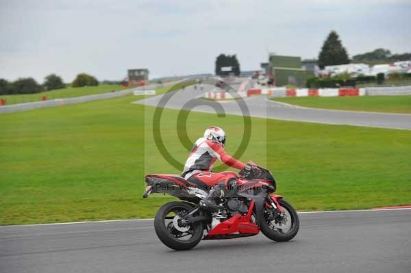 Motorcycle action photographs;Ty croes;anglesey;anglesey photographs;event digital images;eventdigitalimages;no limits trackday;peter wileman photography;trac mon;trackday;trackday digital images;trackday photos