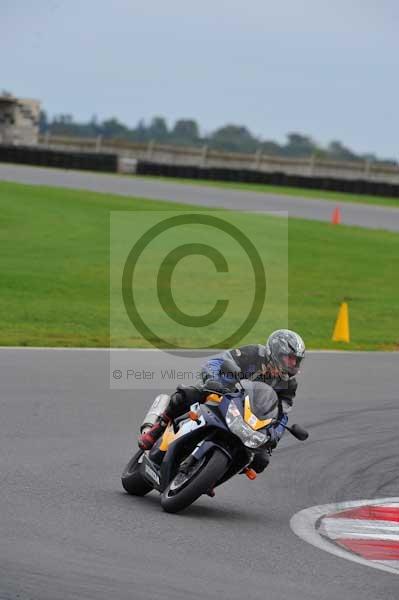 Motorcycle action photographs;Ty croes;anglesey;anglesey photographs;event digital images;eventdigitalimages;no limits trackday;peter wileman photography;trac mon;trackday;trackday digital images;trackday photos
