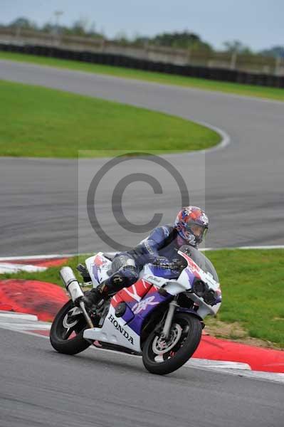 Motorcycle action photographs;Ty croes;anglesey;anglesey photographs;event digital images;eventdigitalimages;no limits trackday;peter wileman photography;trac mon;trackday;trackday digital images;trackday photos
