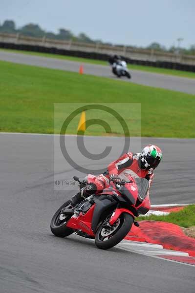 Motorcycle action photographs;Ty croes;anglesey;anglesey photographs;event digital images;eventdigitalimages;no limits trackday;peter wileman photography;trac mon;trackday;trackday digital images;trackday photos