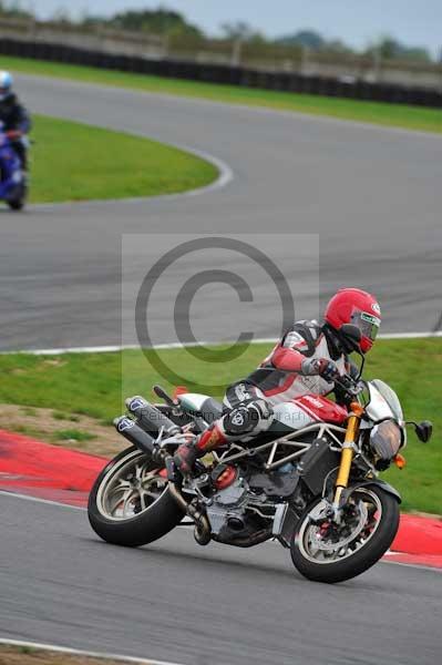 Motorcycle action photographs;Ty croes;anglesey;anglesey photographs;event digital images;eventdigitalimages;no limits trackday;peter wileman photography;trac mon;trackday;trackday digital images;trackday photos