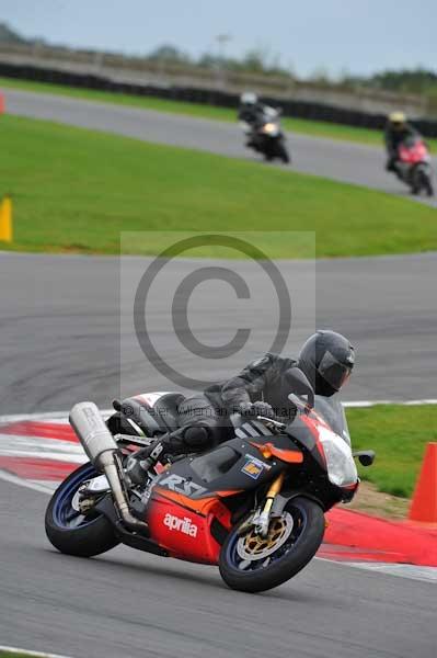 Motorcycle action photographs;Ty croes;anglesey;anglesey photographs;event digital images;eventdigitalimages;no limits trackday;peter wileman photography;trac mon;trackday;trackday digital images;trackday photos