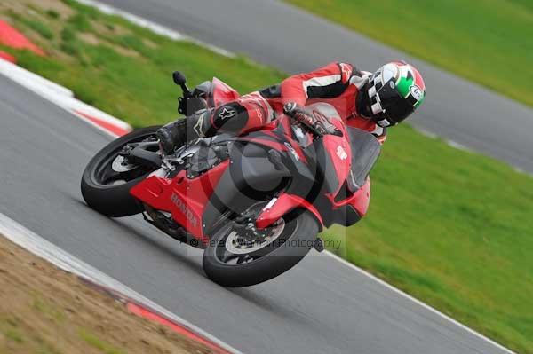 Motorcycle action photographs;Ty croes;anglesey;anglesey photographs;event digital images;eventdigitalimages;no limits trackday;peter wileman photography;trac mon;trackday;trackday digital images;trackday photos