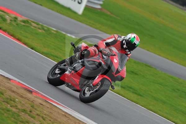 Motorcycle action photographs;Ty croes;anglesey;anglesey photographs;event digital images;eventdigitalimages;no limits trackday;peter wileman photography;trac mon;trackday;trackday digital images;trackday photos