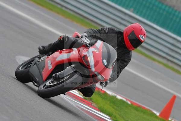 Motorcycle action photographs;Ty croes;anglesey;anglesey photographs;event digital images;eventdigitalimages;no limits trackday;peter wileman photography;trac mon;trackday;trackday digital images;trackday photos