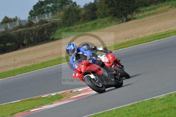 Motorcycle action photographs;Ty croes;anglesey;anglesey photographs;event digital images;eventdigitalimages;no limits trackday;peter wileman photography;trac mon;trackday;trackday digital images;trackday photos