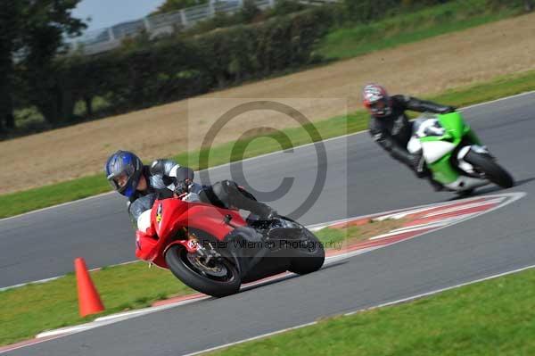 Motorcycle action photographs;Ty croes;anglesey;anglesey photographs;event digital images;eventdigitalimages;no limits trackday;peter wileman photography;trac mon;trackday;trackday digital images;trackday photos