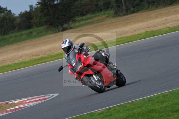 Motorcycle action photographs;Ty croes;anglesey;anglesey photographs;event digital images;eventdigitalimages;no limits trackday;peter wileman photography;trac mon;trackday;trackday digital images;trackday photos