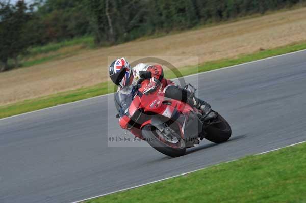 Motorcycle action photographs;Ty croes;anglesey;anglesey photographs;event digital images;eventdigitalimages;no limits trackday;peter wileman photography;trac mon;trackday;trackday digital images;trackday photos