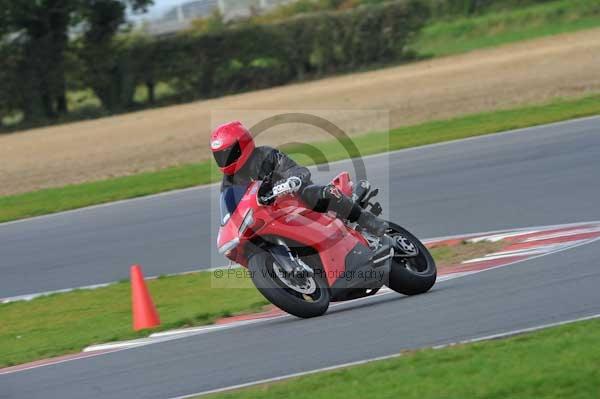 Motorcycle action photographs;Ty croes;anglesey;anglesey photographs;event digital images;eventdigitalimages;no limits trackday;peter wileman photography;trac mon;trackday;trackday digital images;trackday photos