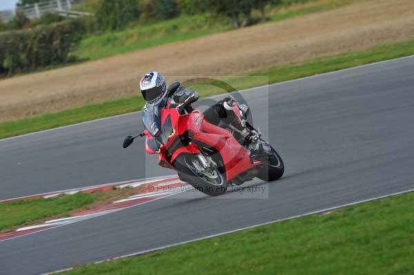 Motorcycle action photographs;Ty croes;anglesey;anglesey photographs;event digital images;eventdigitalimages;no limits trackday;peter wileman photography;trac mon;trackday;trackday digital images;trackday photos